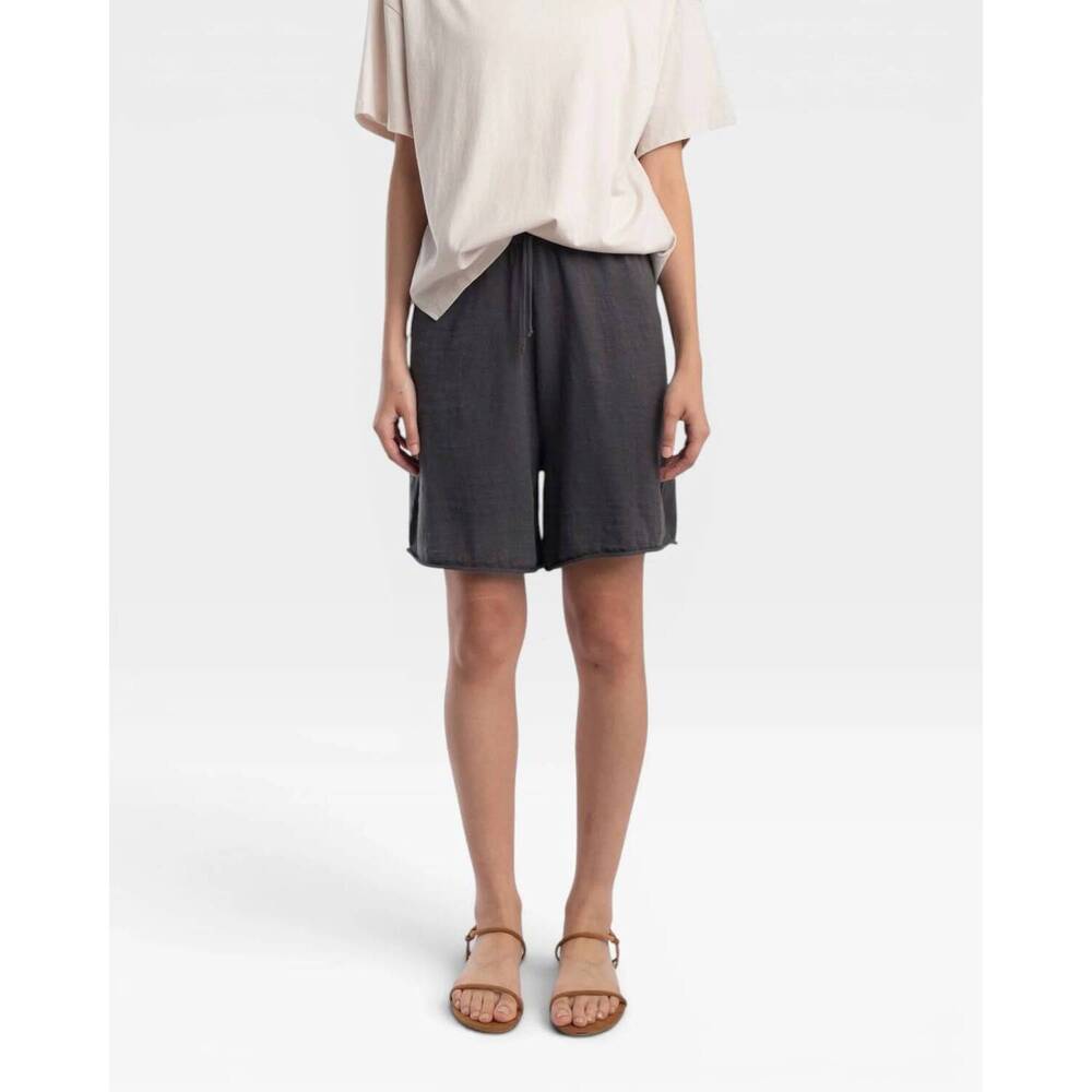 NEW MICAELA GREG long shorts in charcoal